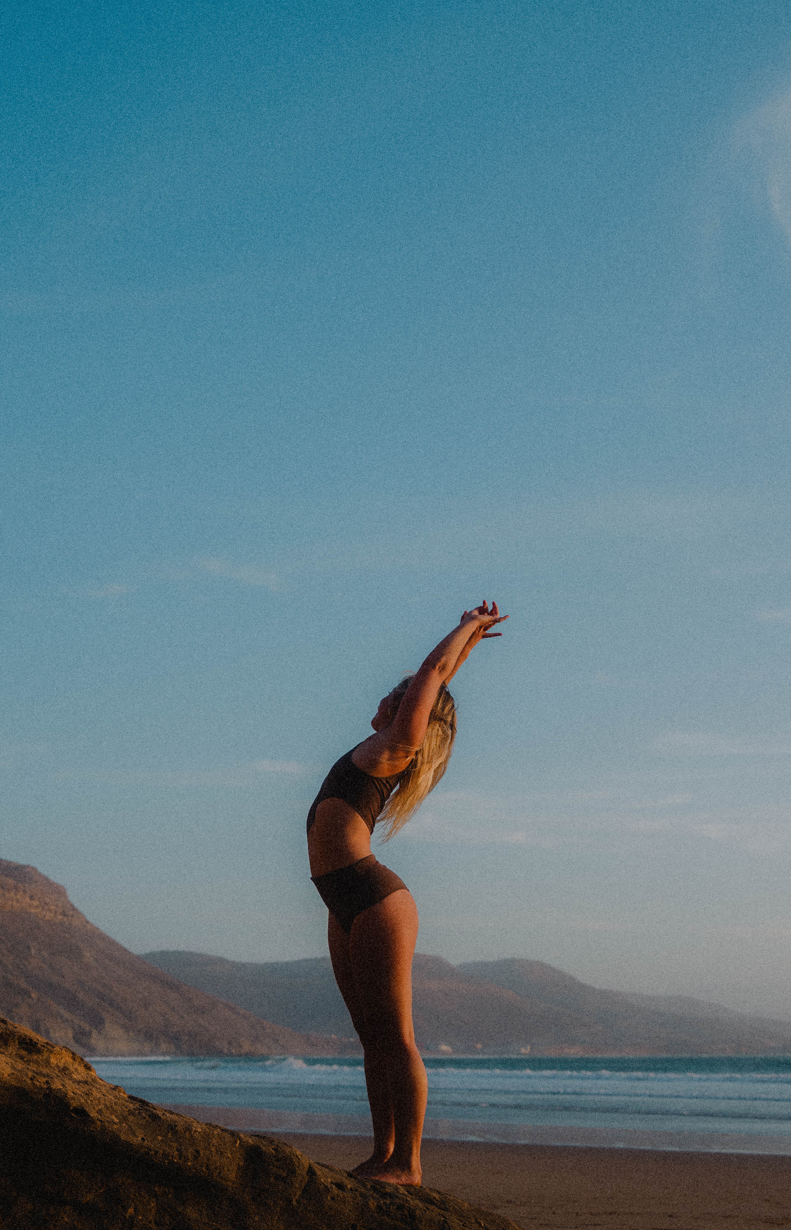 NEREIDE swimsuit – Sculpting & asymmetrical